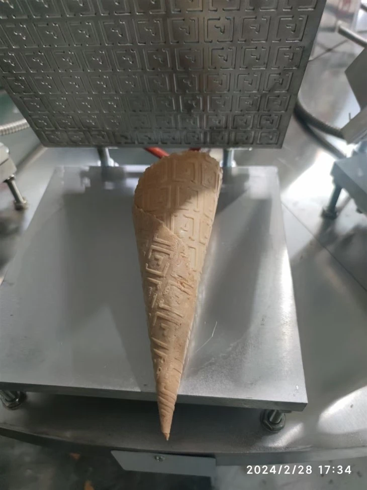 Ice Cream Cone Waffle Biscuit Making Machine