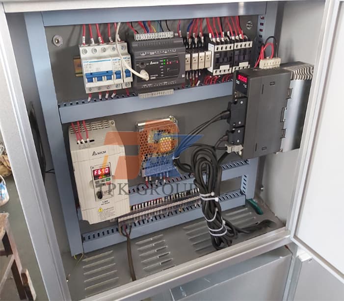 wrapping machine (12)